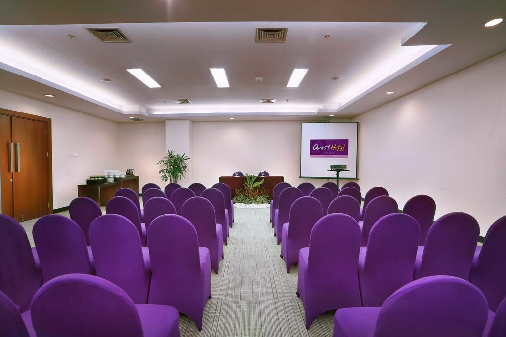 Quest Hotel Darmo - Surabaya By Aston Eksteriør billede