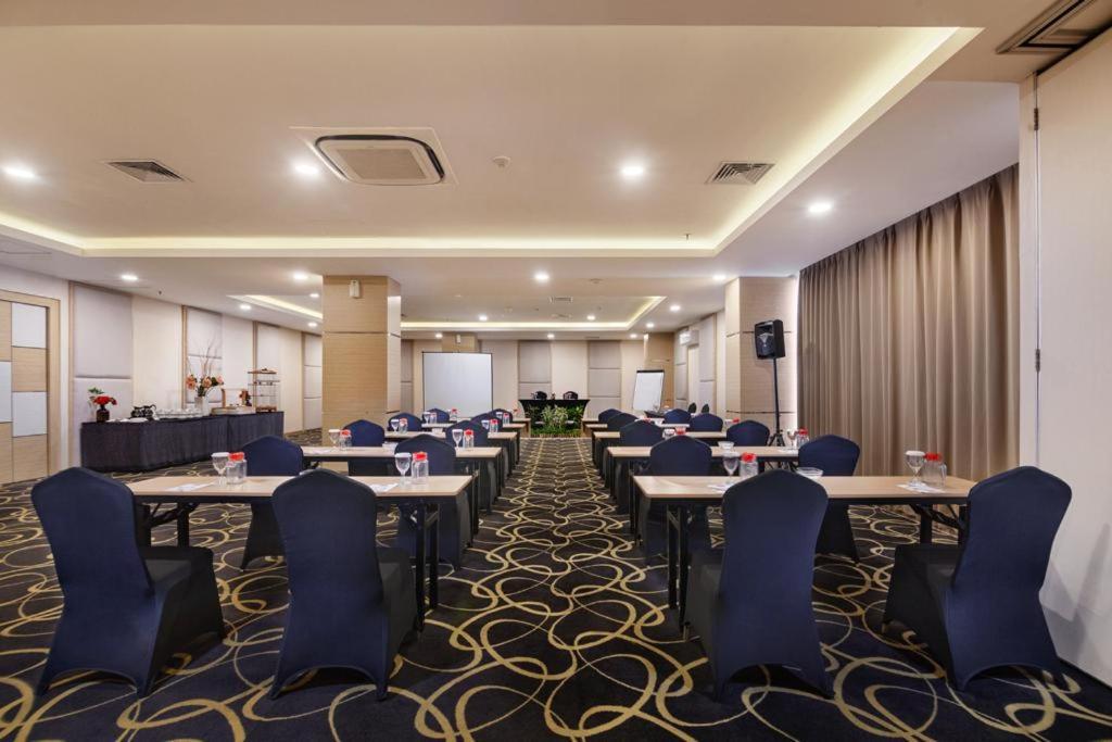 Quest Hotel Darmo - Surabaya By Aston Eksteriør billede