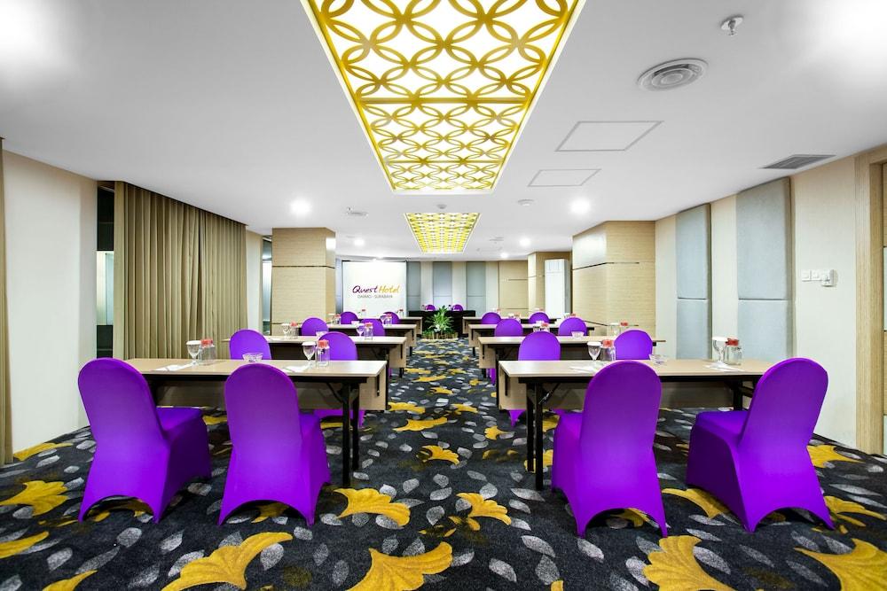 Quest Hotel Darmo - Surabaya By Aston Eksteriør billede