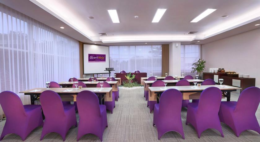 Quest Hotel Darmo - Surabaya By Aston Eksteriør billede
