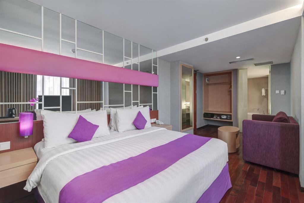 Quest Hotel Darmo - Surabaya By Aston Eksteriør billede